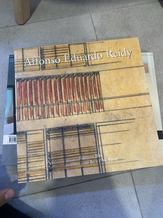 Vendo livros sobre arquitectura