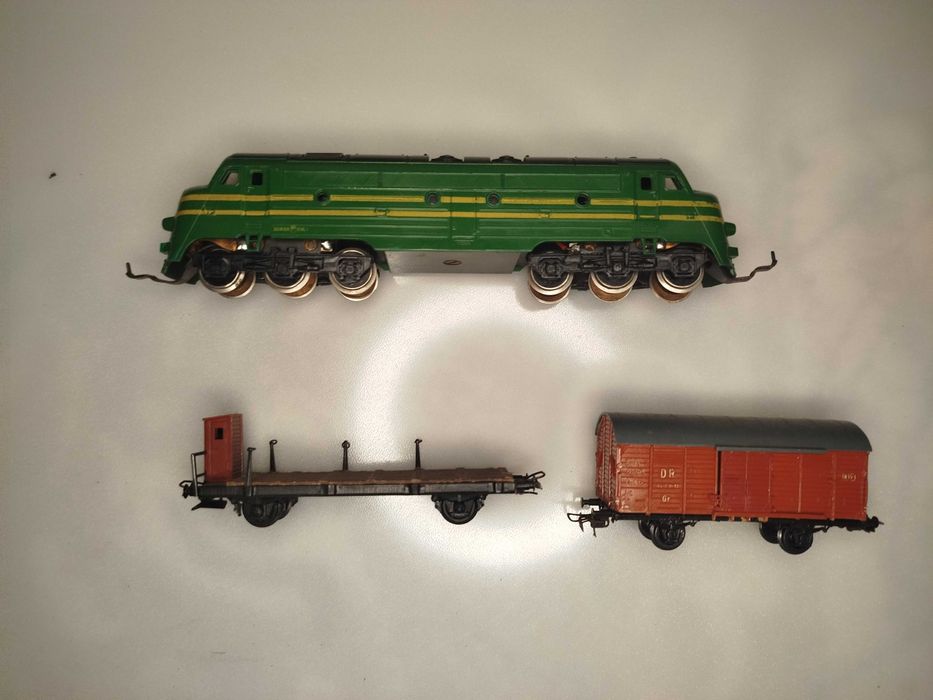 Zabawka PRL lokomotywa Piko tory wagony zwrotnice zasilacz