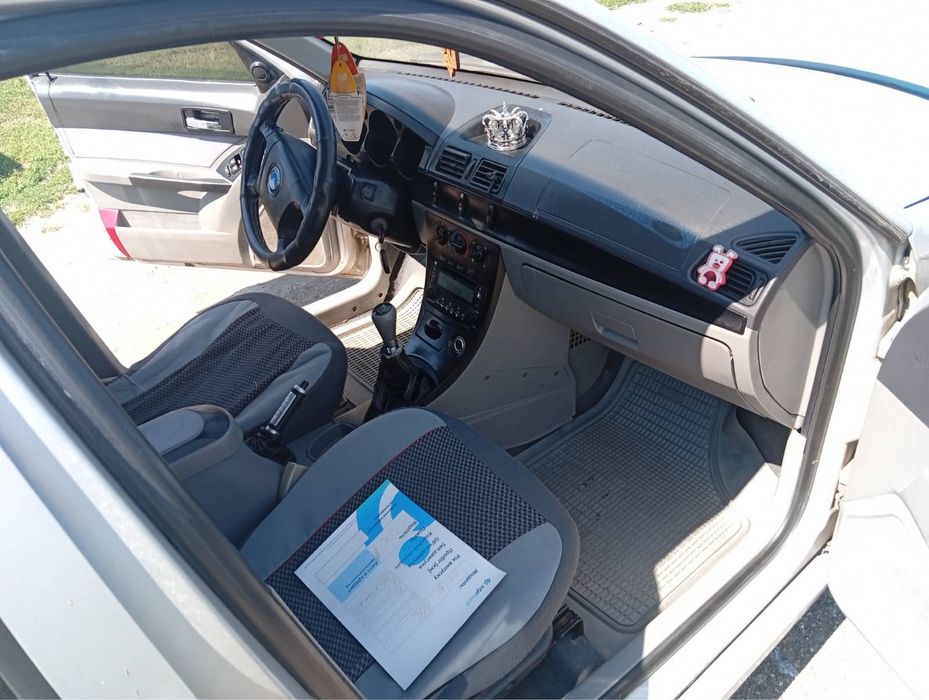 Автомобіль geely ck