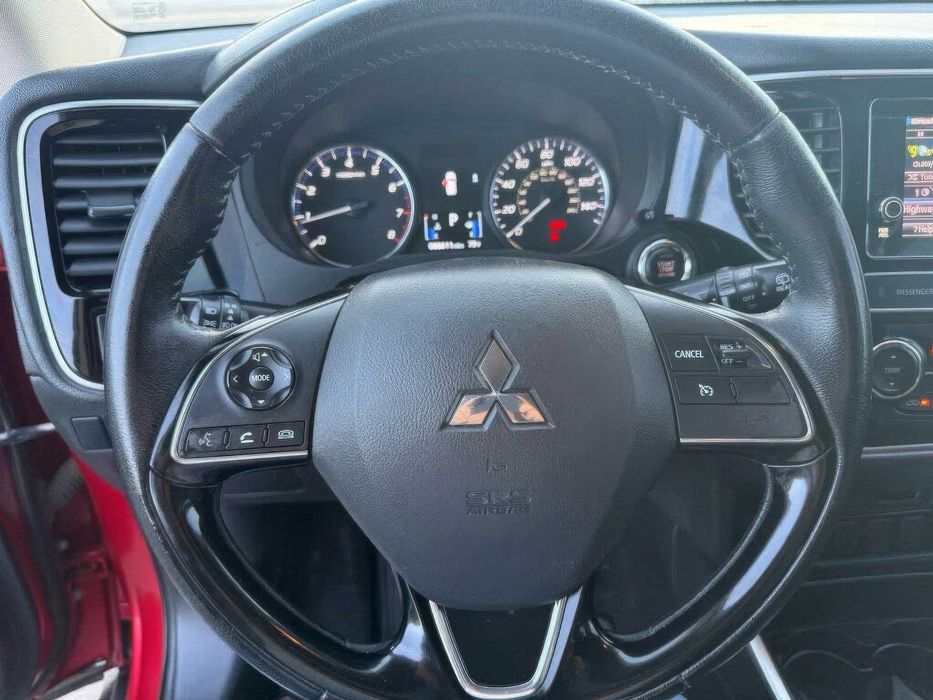 Mitsubishi Outlander SEL      2020