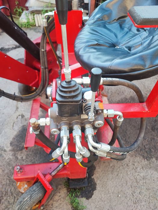 Міні єкскаватор.