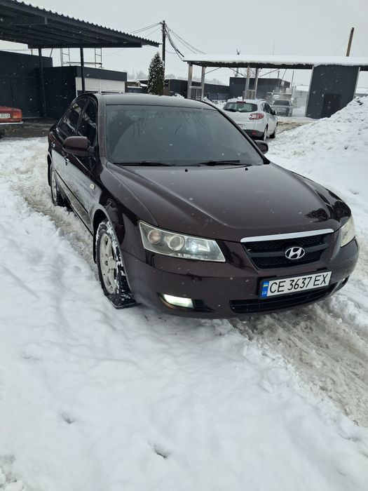 Hyundai Sonata гарна і доглянута