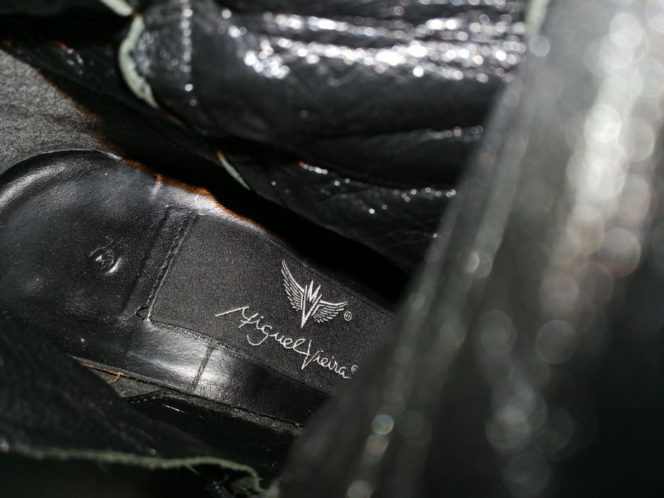 Botas em pele pretas Miguel Vieira