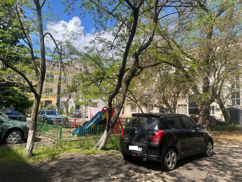 Продам 2 к/к в одному з кращих районів міста, яхт-клуб