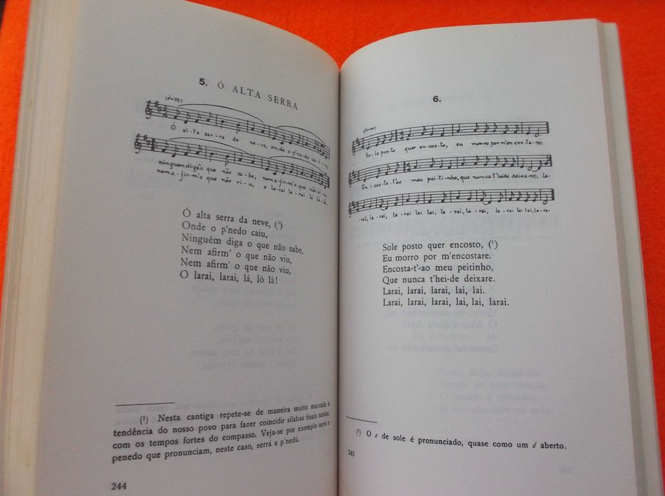 Vilarinho da Furna - Uma aldeia comunitária  -  Jorge Dias