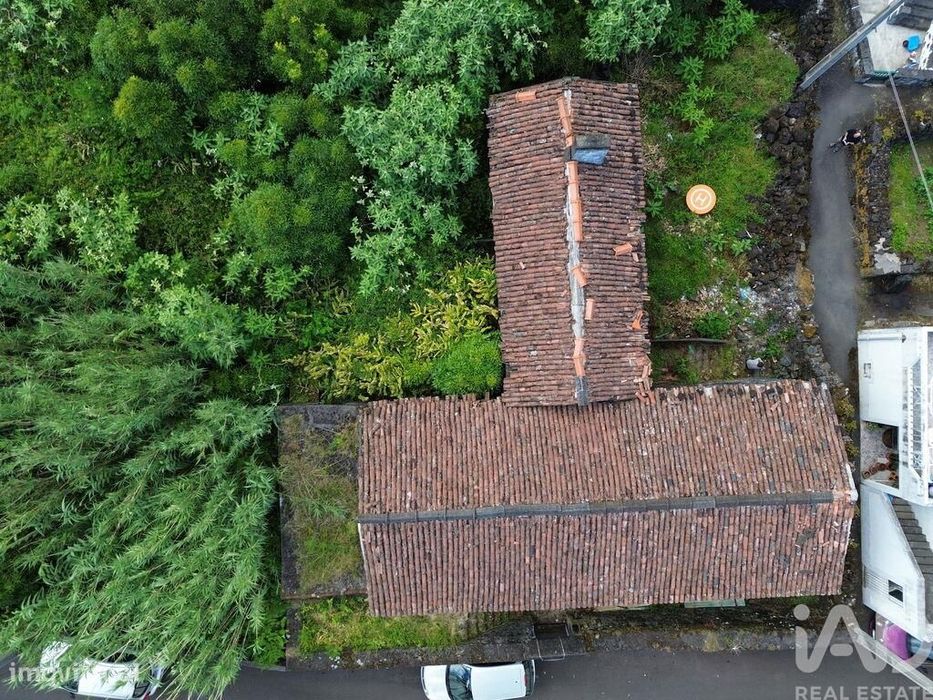 Casa tradicional T3 em Ribeiras de 207,00 m2