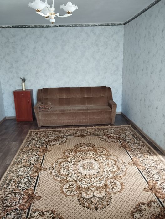 Здам в оренду затишну,гарну  2 кім  квартиру в центрі на 3 поверсі після ремонту, зроблена для себе,обладнана всім необхідним.