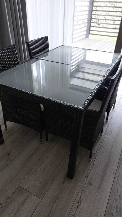 Stół ratan + 6 krzeseł z poduchami