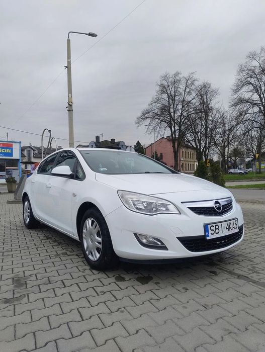 Opel Astra J 2010r.