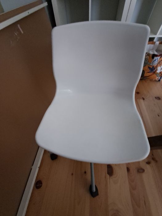 Mesa e Cadeira IKEA