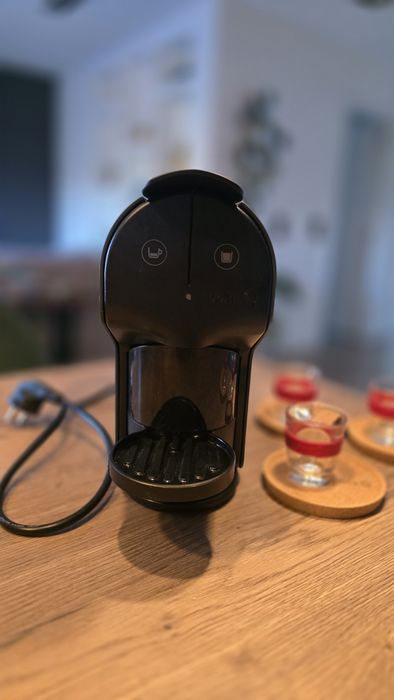 Máquina Delta Q Quick + 4 Copos Expresso