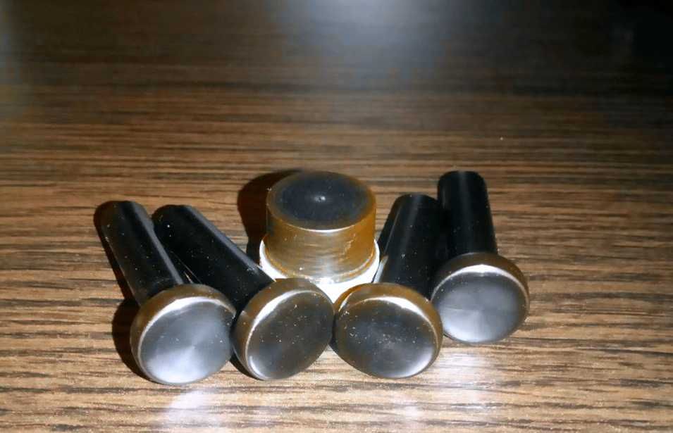 Солдатики замков ВАЗ 2101-07, 2123,2121 НИВА новые. Эбонит