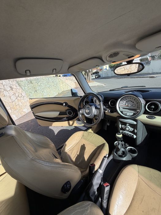 Mini Cooper bom estado
