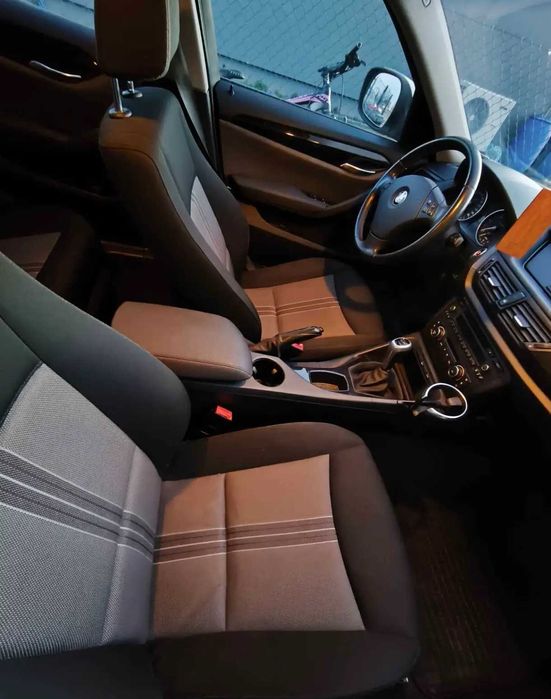 Samochód  BMW X1 2012 r