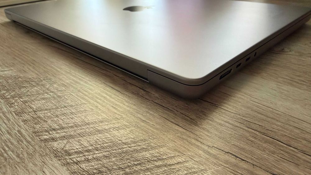 MacBook Pro 16 2021 M1 Pro 32GB RAM 512GB SSD