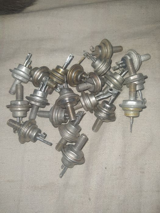 Теристори різні бу