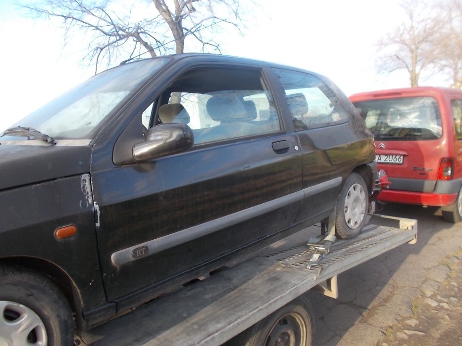 Renault Clio I,polift,czarny,benzyna,8-zaworowa,szyberdach,wspoma,