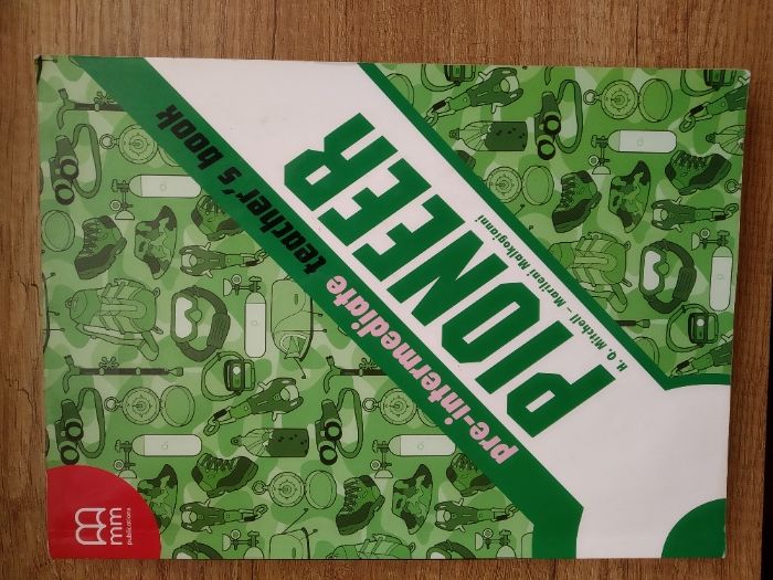 Pioneer pre-intermediate teacher's book