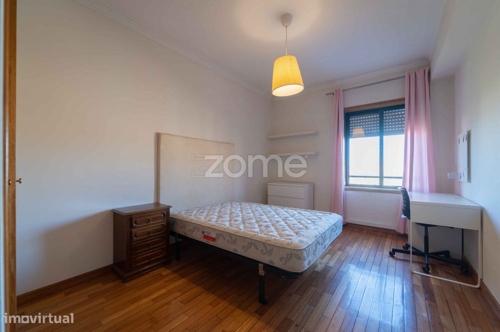 Apartamento T4 Com Garagem Fechada Em São Vitor - Braga