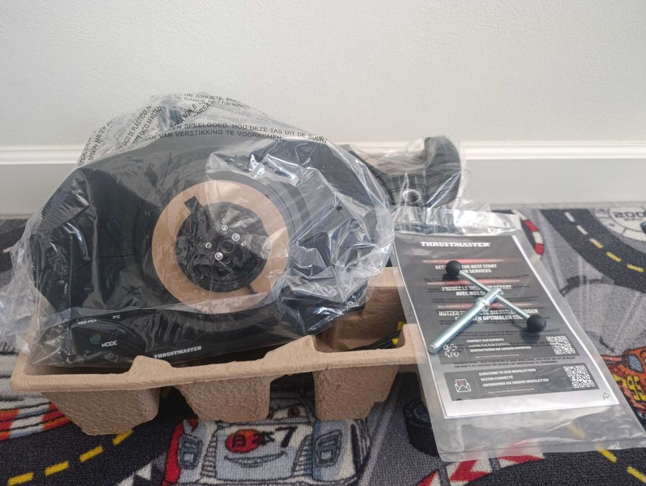 Nowa na gwarancji podstawa kierownicy Thrustmaster T300 Racing Wheel Servo Base