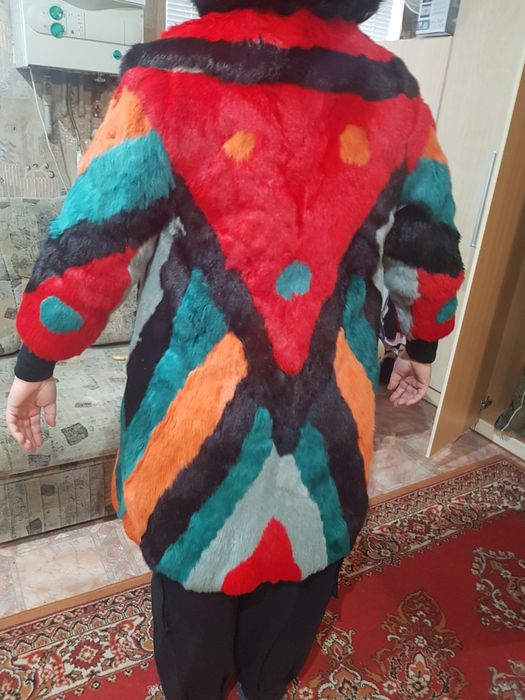 Шубка кроликова яскрава