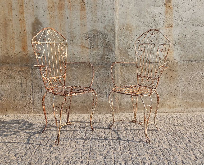 Par de cadeiras de jardim vintage em ferro