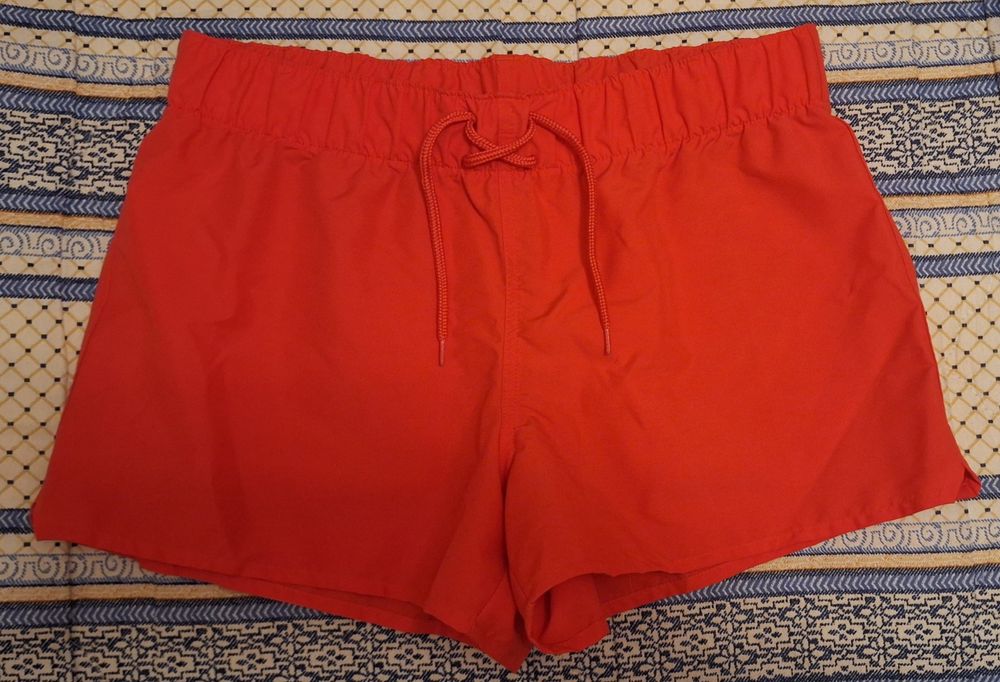 Calções de banho de senhora.