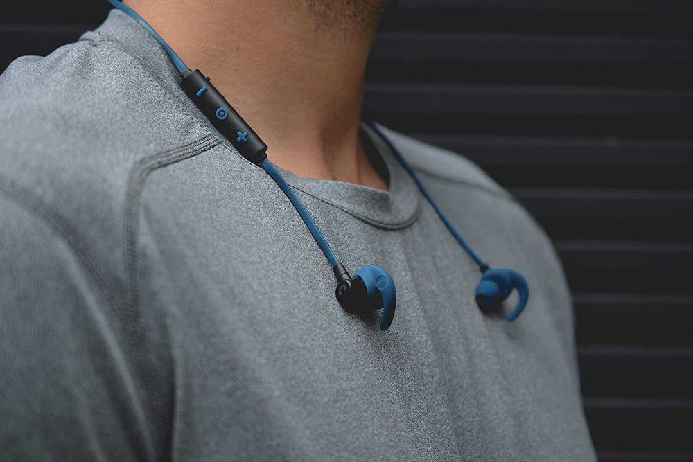 Lote auriculares JLabs, Fresh'n'Rebel e Creative para desporto