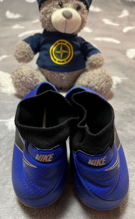 Футбольні бутси Nike Phantom Academy.