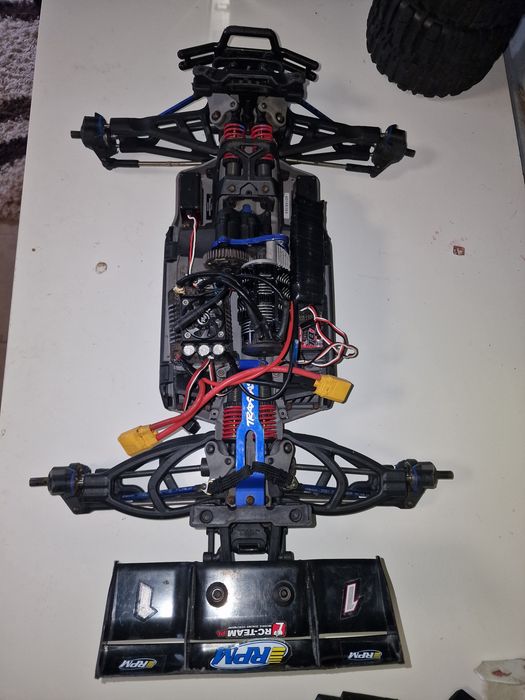 Traxxas Erevo 2.0 hobbywing max6 g2 proline.