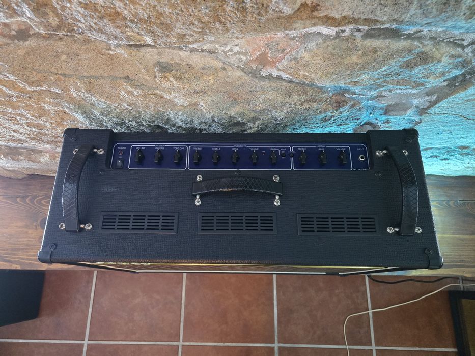 Amplificador de guitarra eléctrica VOX AC30 VR + pedal VOX VFS2A