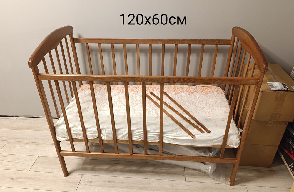 Кроватка детская 120х60 см , с матрасом