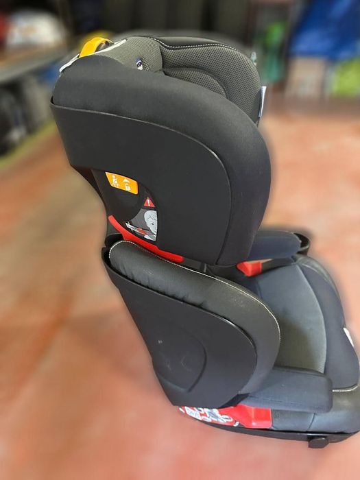 Автокрісло Chicco Oasys