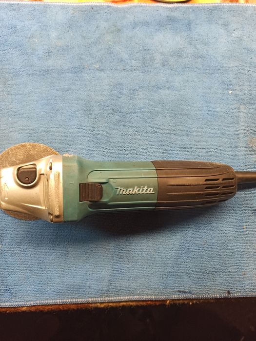 Szlifierka kątowa makita GA 5030R