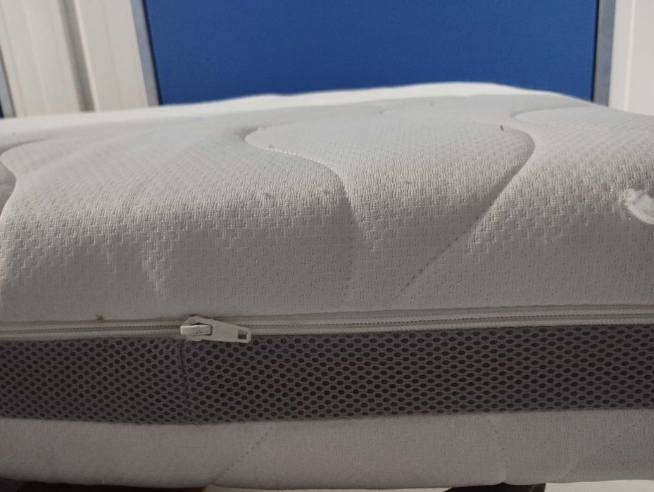 Colchão de  solteiro com capa removivele lavável