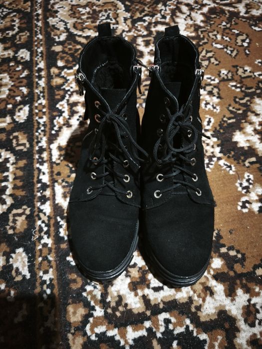 Жіноче зимове взуття