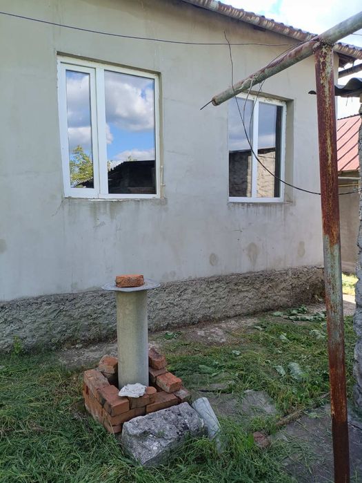 Продам будинок в Подільську,не далеко від центру, поруч 1 школа ,базар