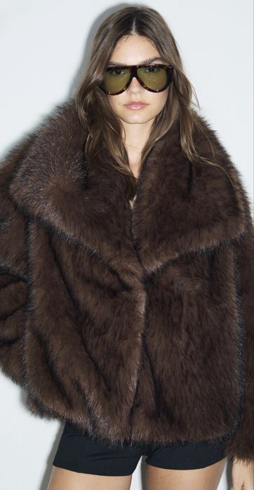 Casaco de pêlo castanho Stradivarius