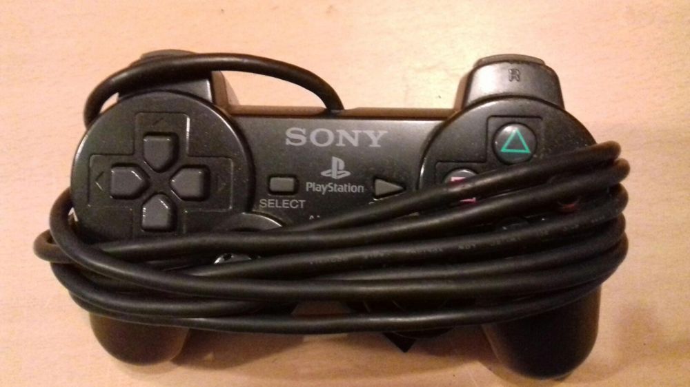 Playstation 2 + 2 comandos e cartao 64 mb