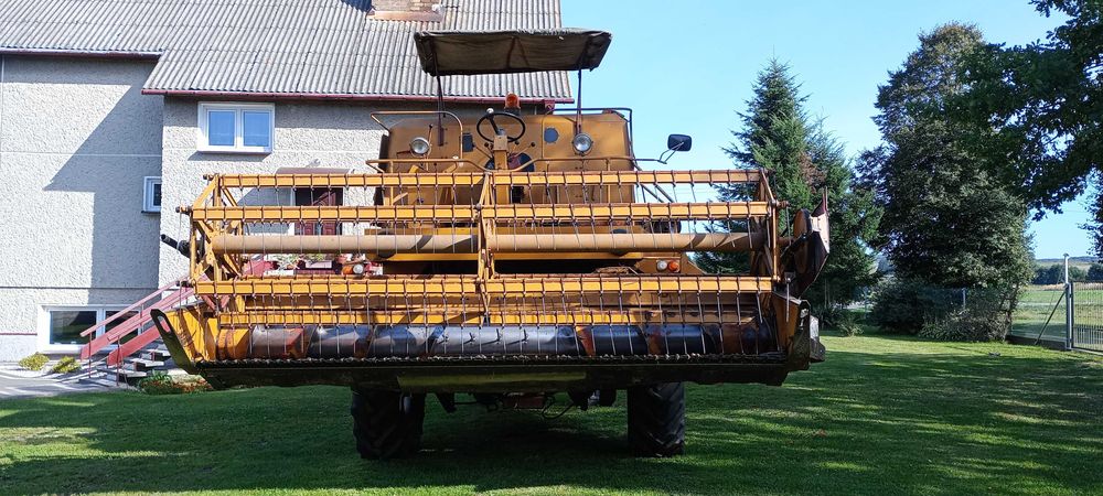 Kombajn Bizon Super Z056