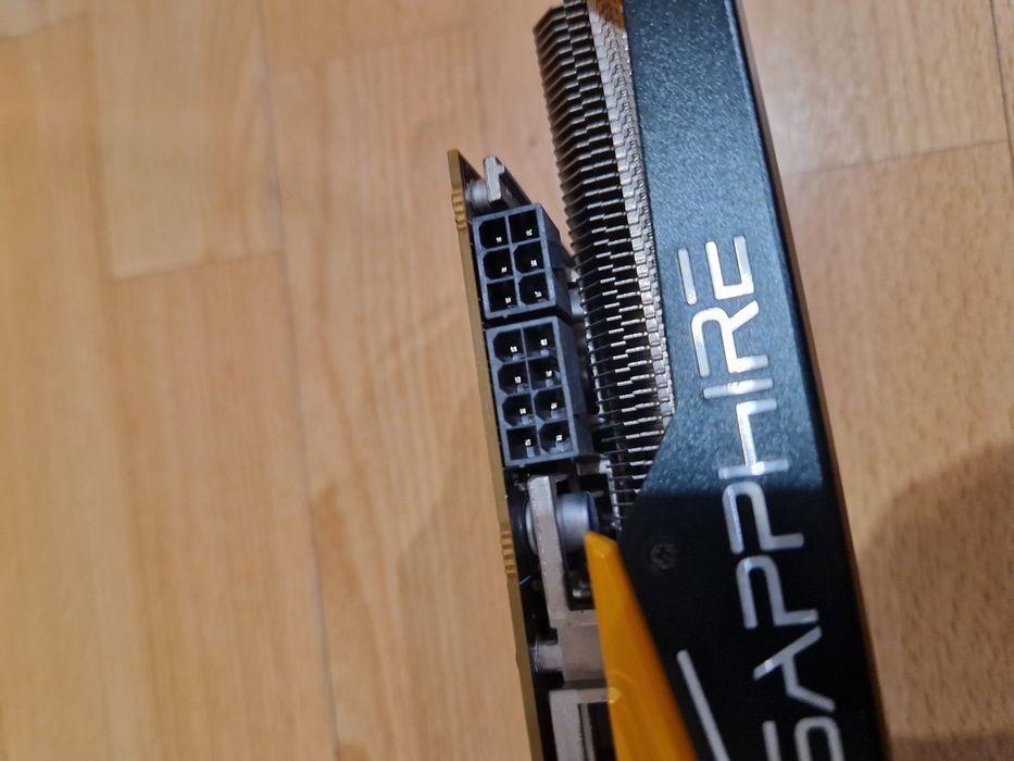 4GB 512bit  Відеокарта в гарному стані тест на фото