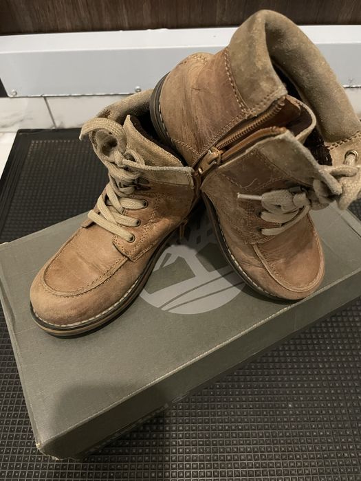 Взуття натуральне