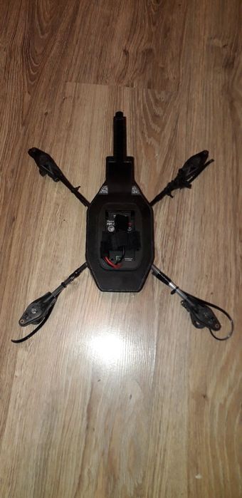 Parrot ar drone 2.0 , uruchamia się.