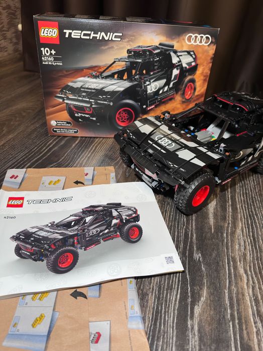 LEGO Technic Audi RS Q e-tron 42160