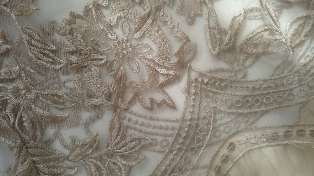 sukienka mgiełka  tiul gipura złota- na plaże