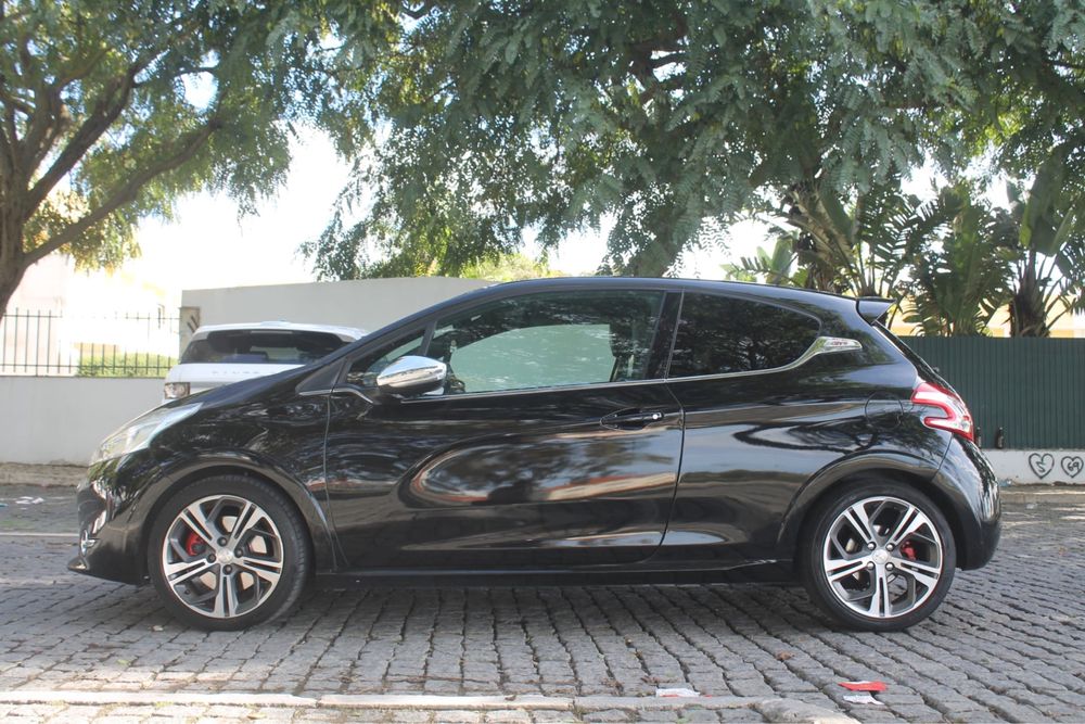 Peugeot 208 gti | 200 CV — photo 2