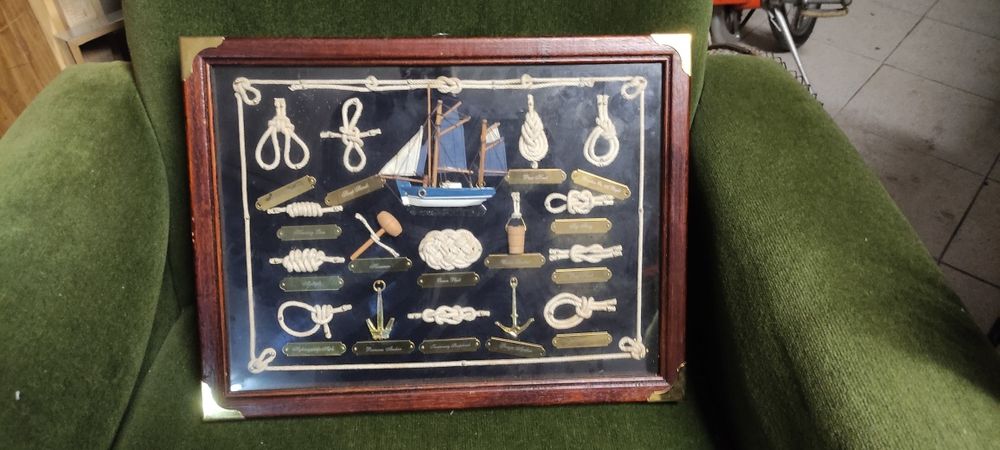 Quadro decorativo de nós de marinheiro 
37x46 cm