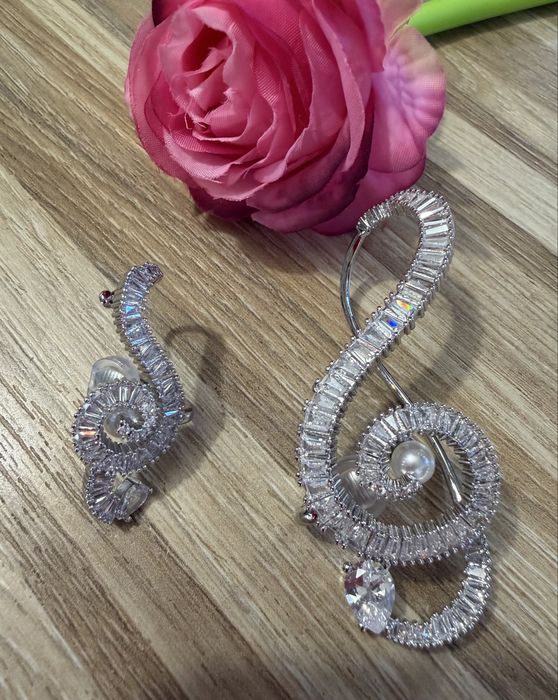 Kolczyki klucze wiolinowe sygn Swarovski