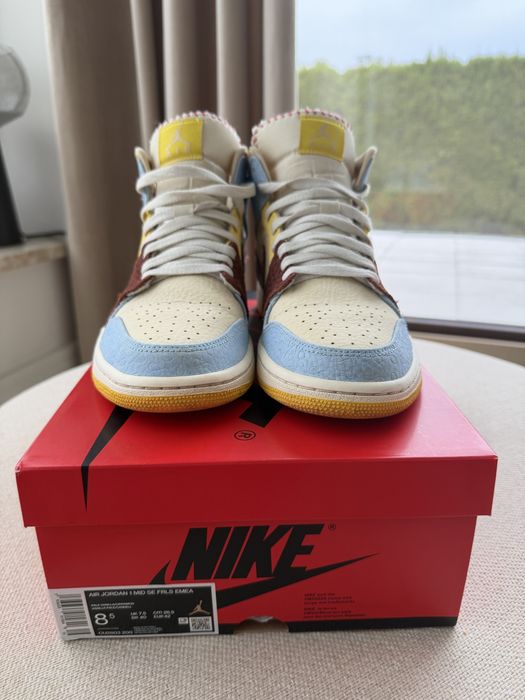 Nike Air Jordan 1 Mid Maison Chateau Rouge