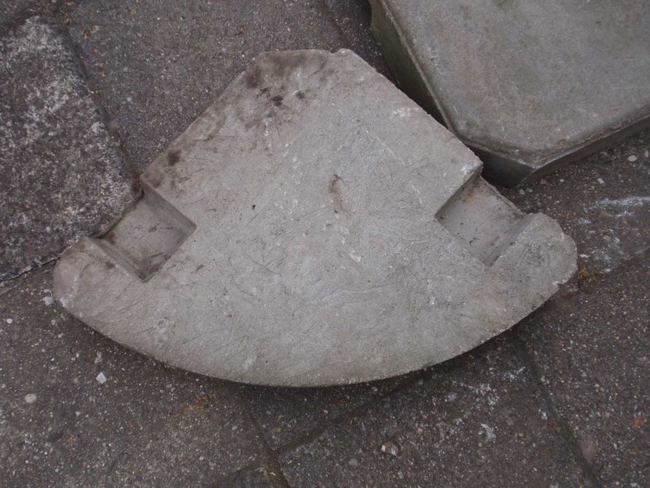 Podstawa pod stojak parasol betonowa niekompletna 3szt z 4